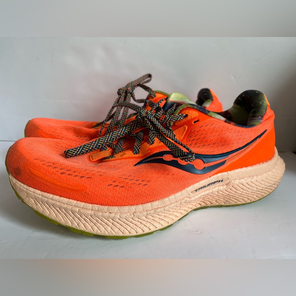 Saucony Women’s Triumph 19 Running Shoes 10 Campfire Story Sneaker RARE Style